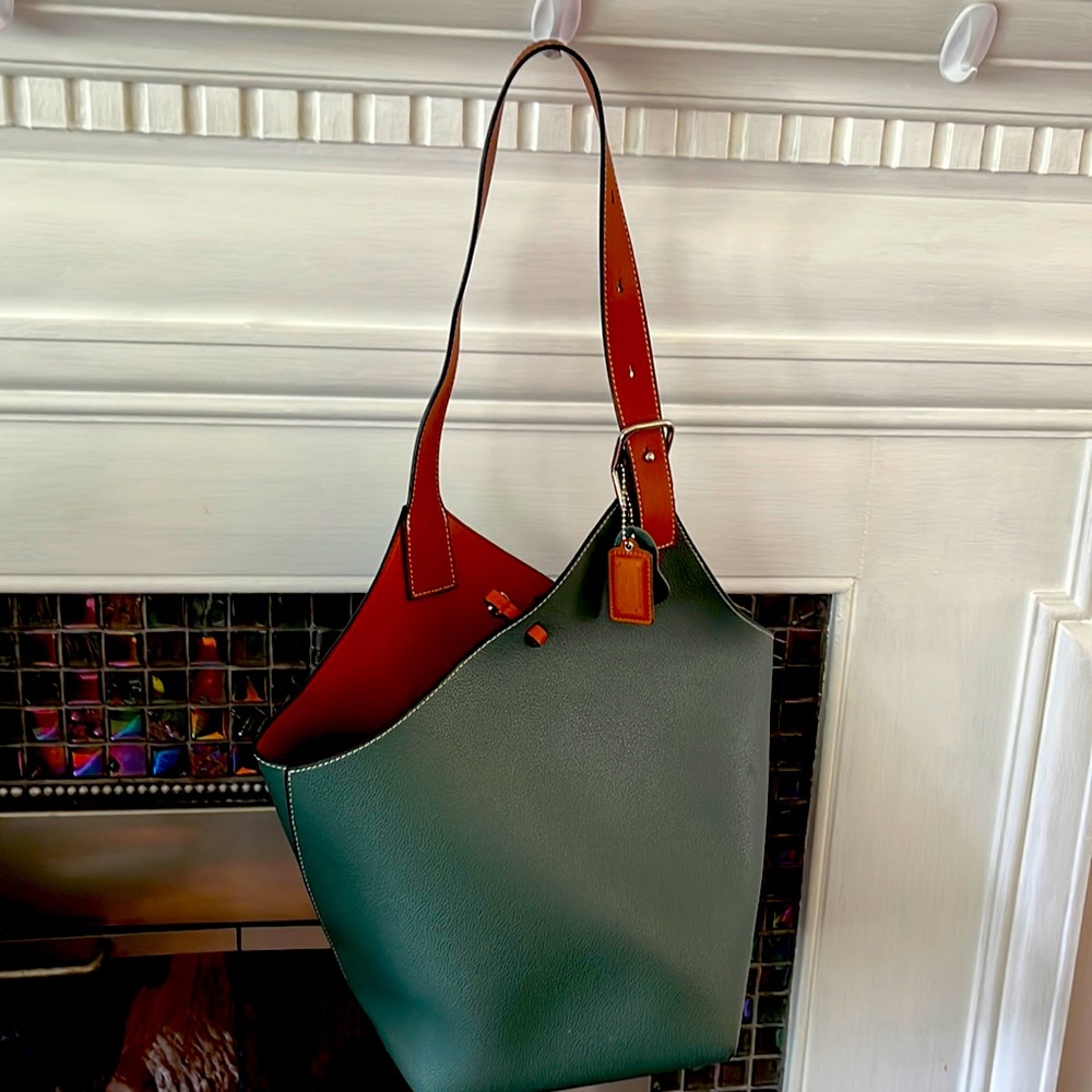 Green tote bag